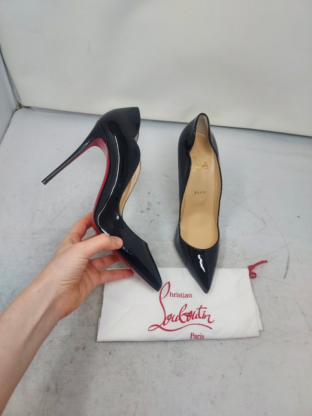 Christian Louboutin Black Hot Chick Scallop Patent Heel Pump Shoe
